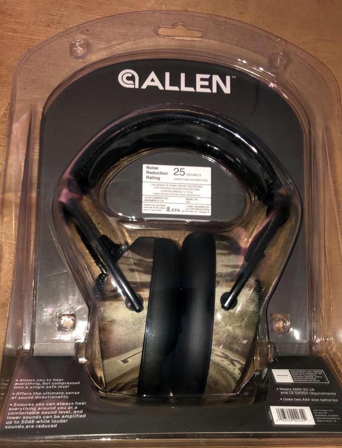 Наушники  AXION активные (25дб, АААх2, кам.)